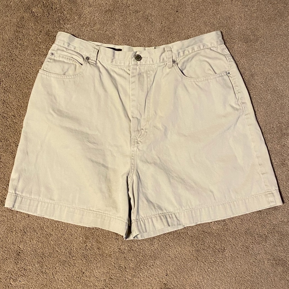 *Banana Republic Women's White Shorts Size 14